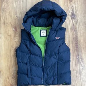 Hollister puffer vest with hood size M
